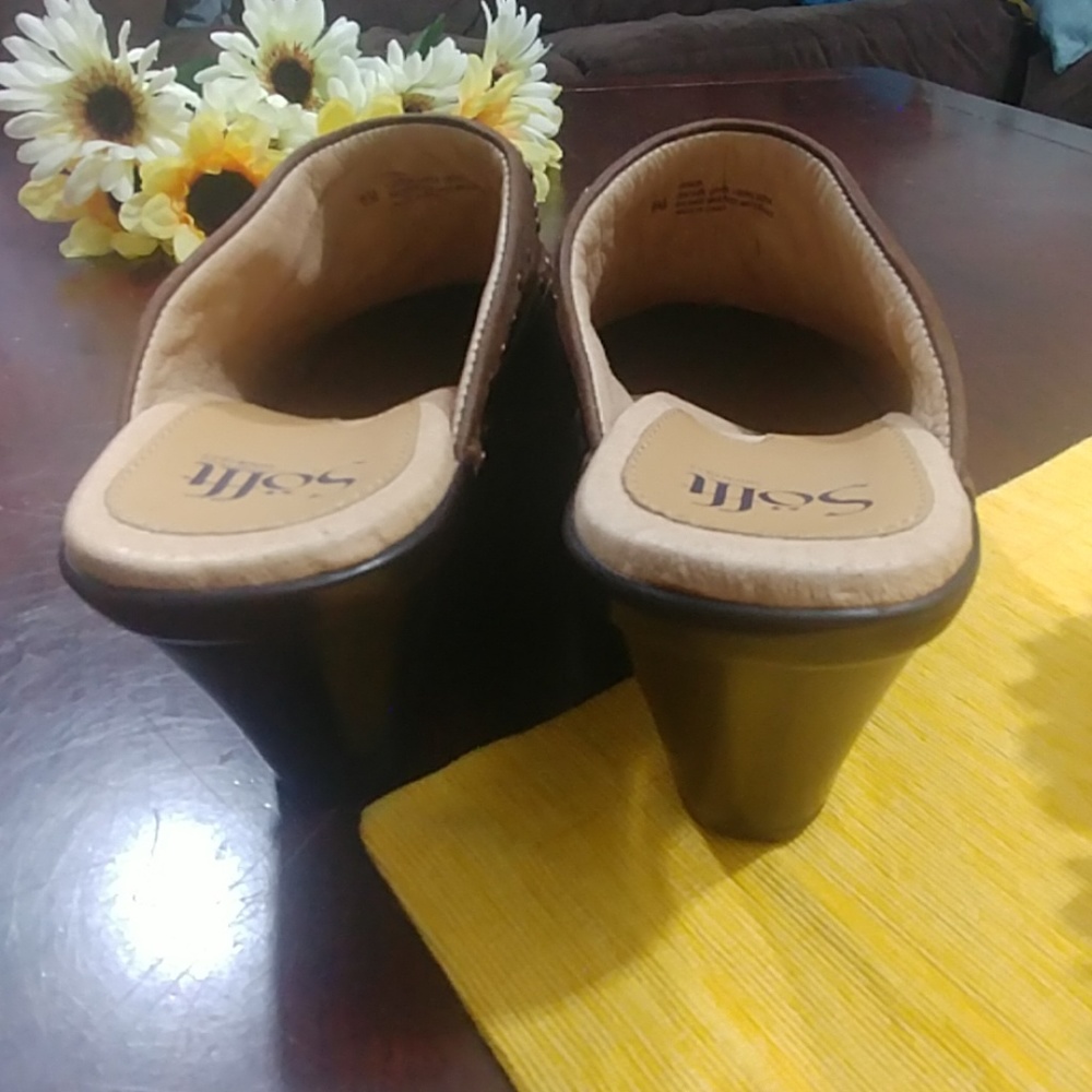 Sofft Leather Stuuded Mule Clog Slip On Heel Shoe - image 5